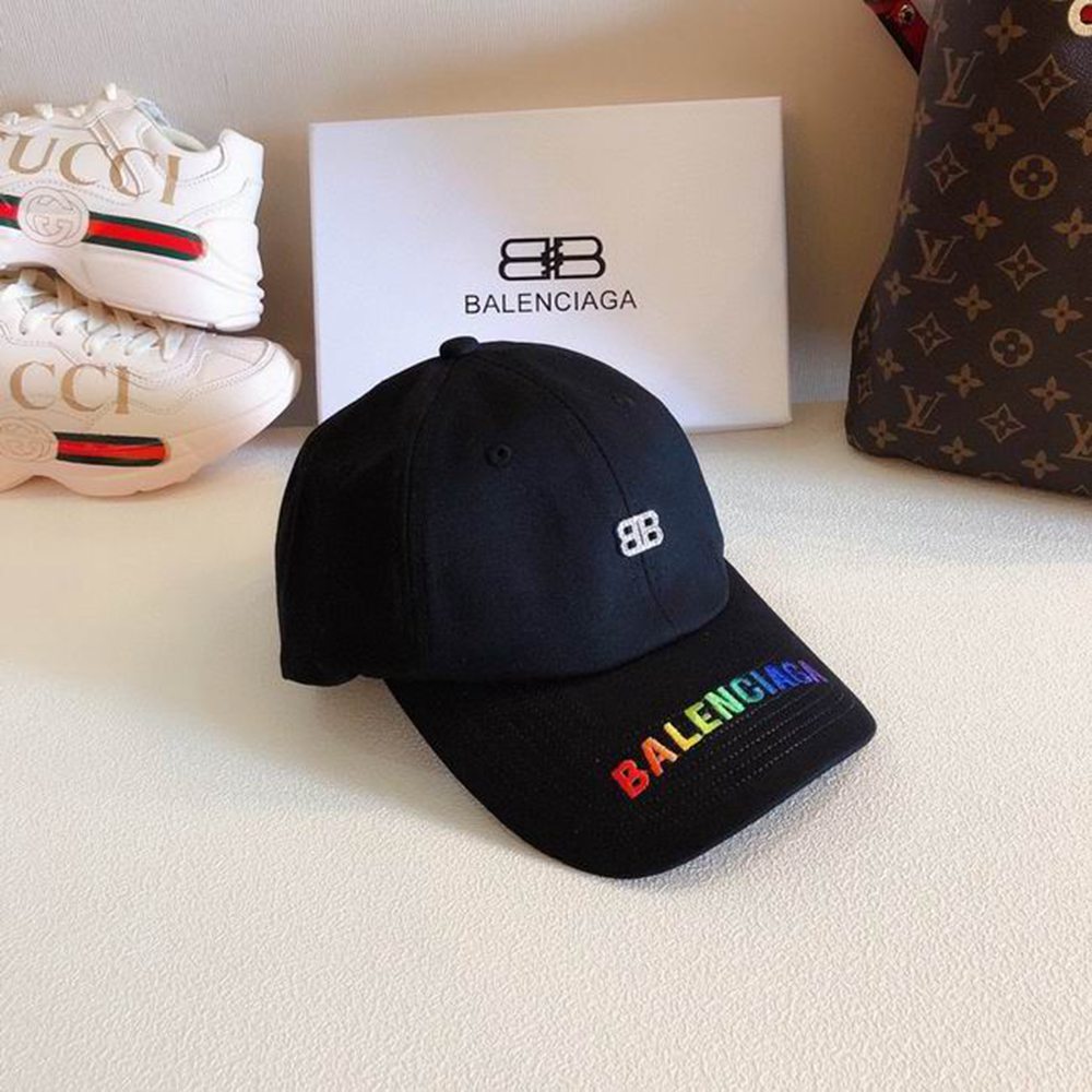 Ba*len*cia*ga hat